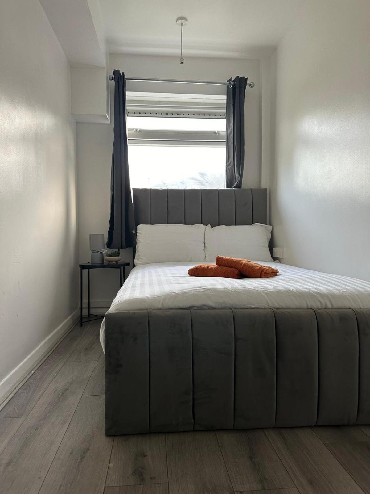 Privatunterkunft Modern In A 4 Bedroom Flat In London, Shared Bathroom!