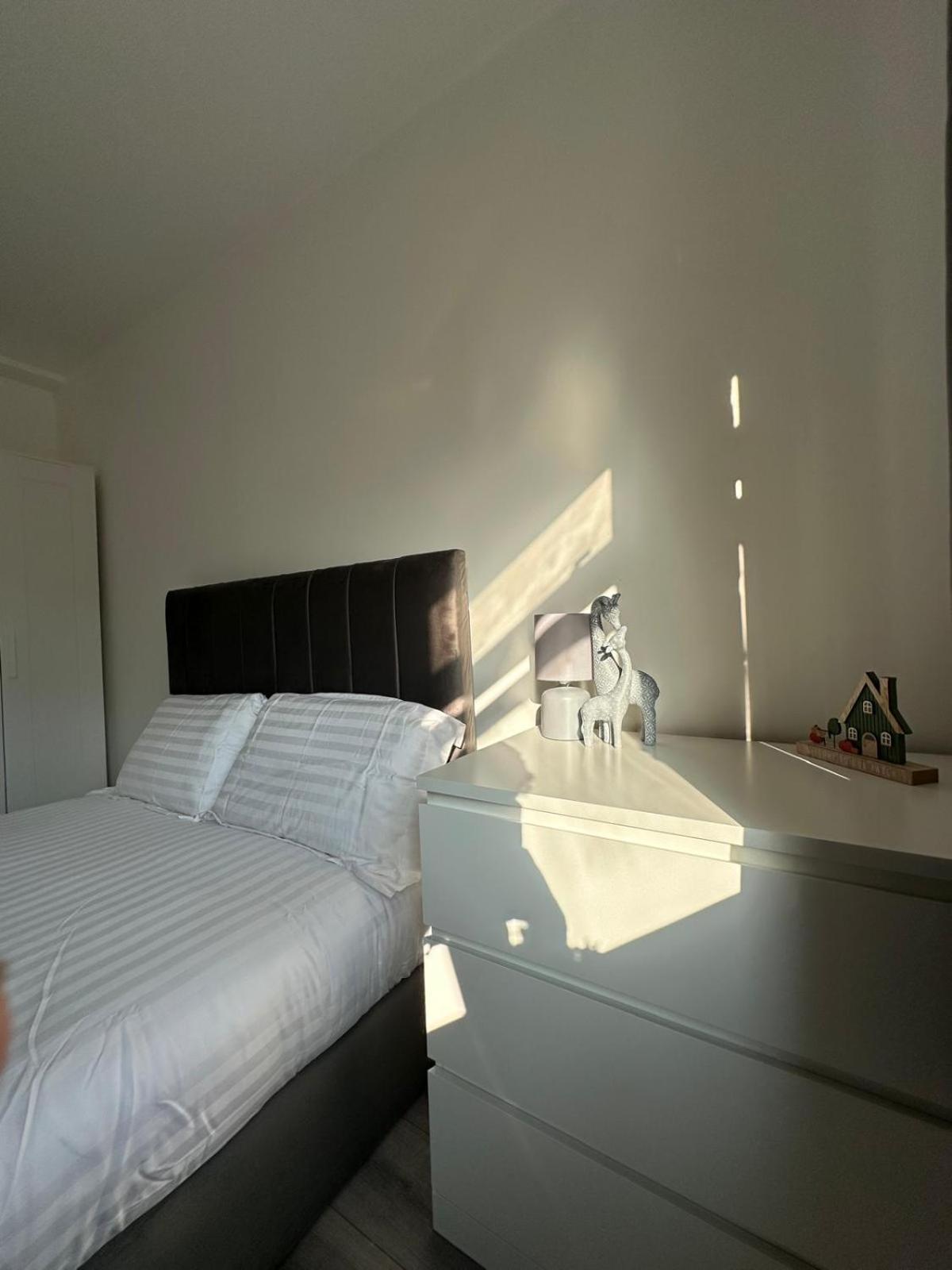 Privatunterkunft Modern In A 4 Bedroom Flat In London, Shared Bathroom! *