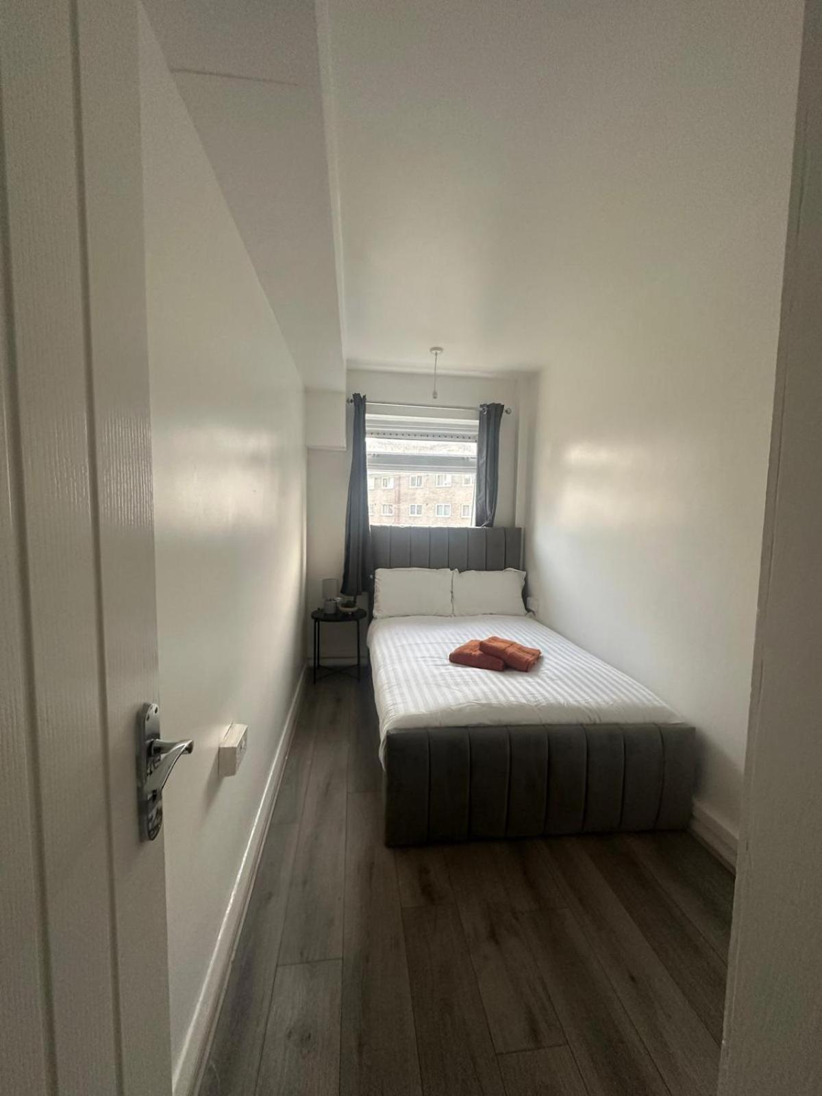 Privatunterkunft Modern In A 4 Bedroom Flat In London, Shared Bathroom!